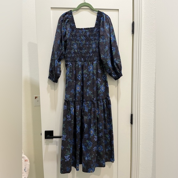 Summersalt: Countryside Poplin Smocked Midi Dress - Rustic Floral in Midnight - Picture 4 of 5